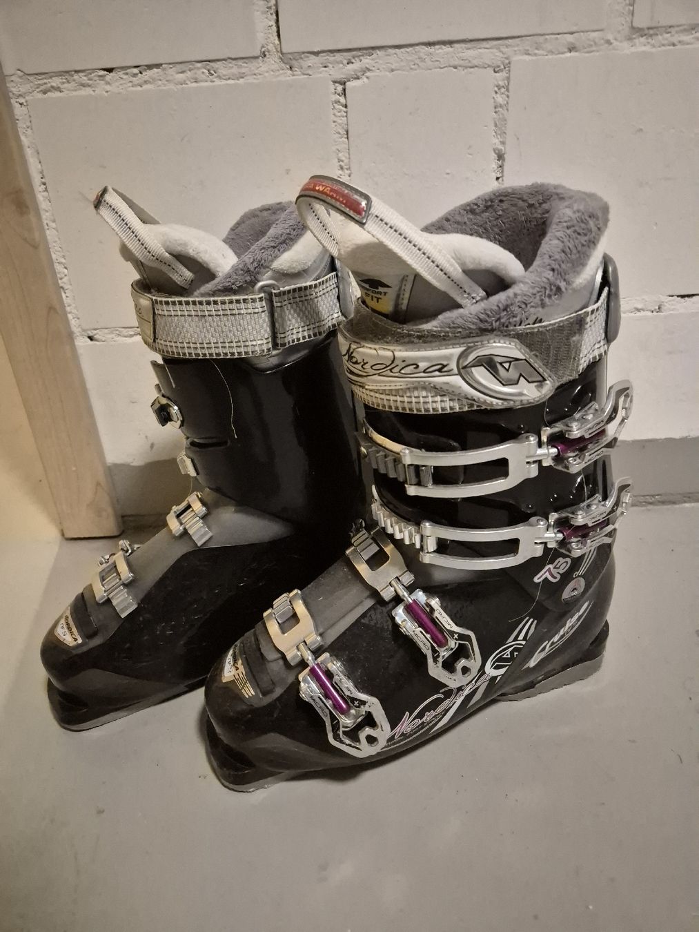 Chaussures femmes: Skischuhe Nordica – D'occasion à Uttigen par Lami0608
